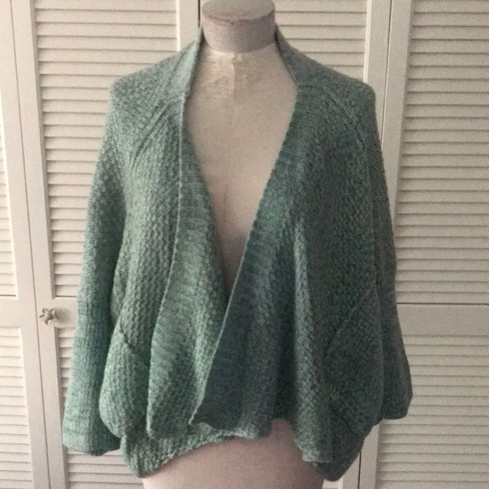 Super cute green chunky knit cardigan